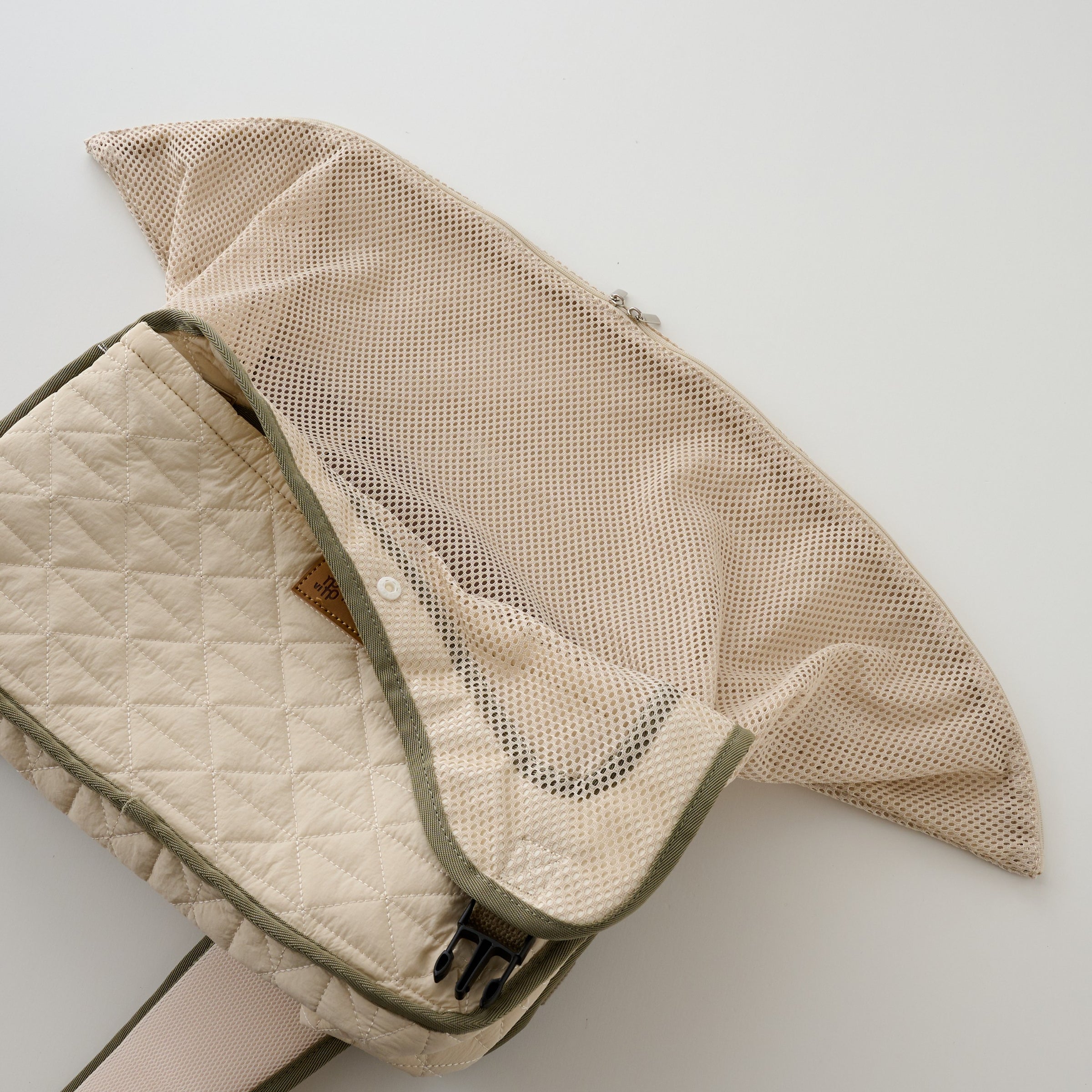 DADADAnovino（ダダダノビノ）フロントスリングバッグ ver.2